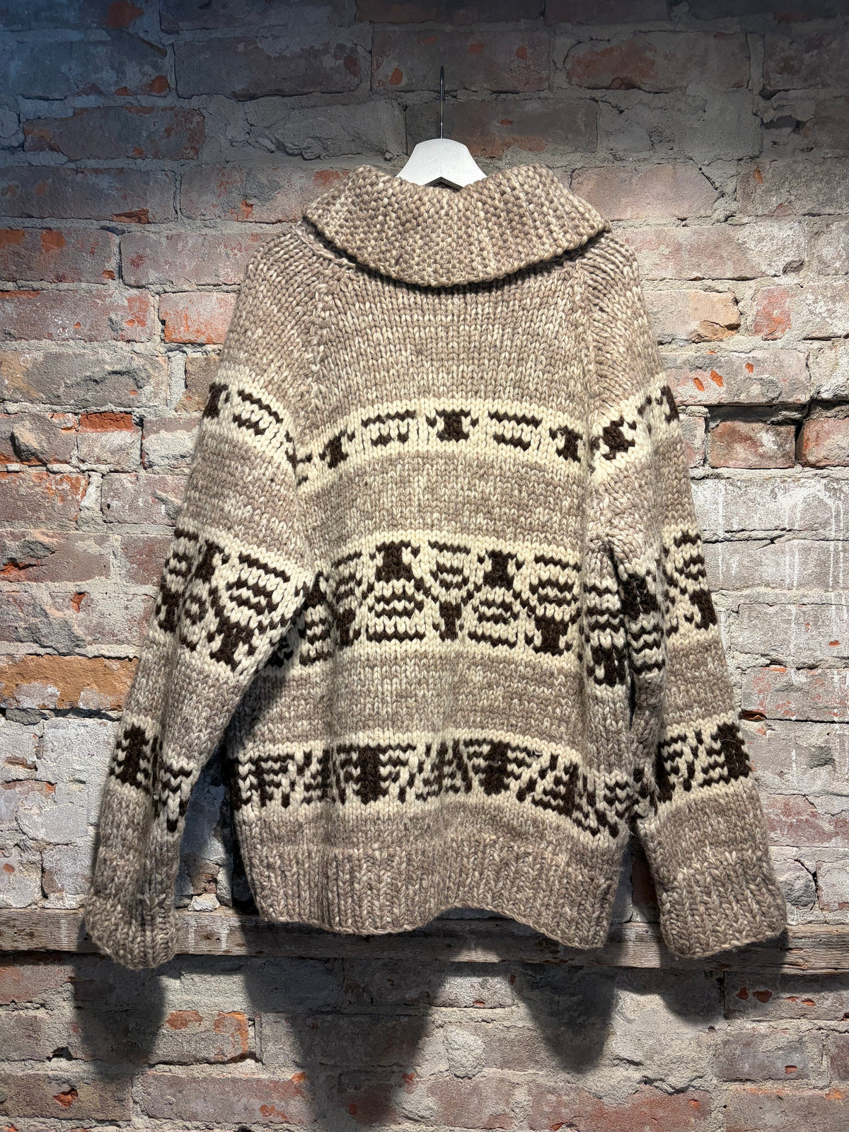 Back of Vintage Brown and White Stripe Cowichan Sweater Sz XL