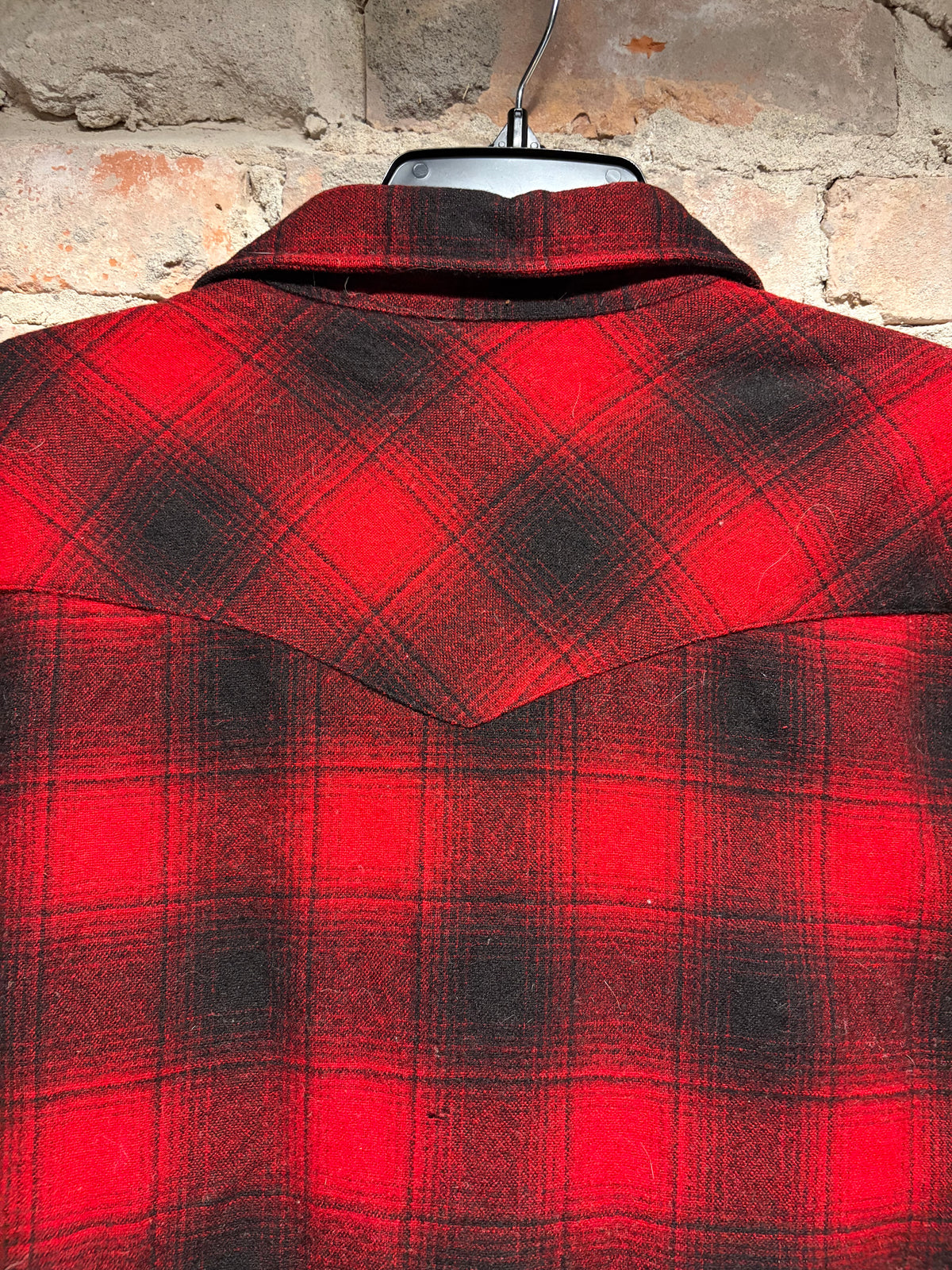 Back of Vintage Red Pendleton Western Flannel SZ L