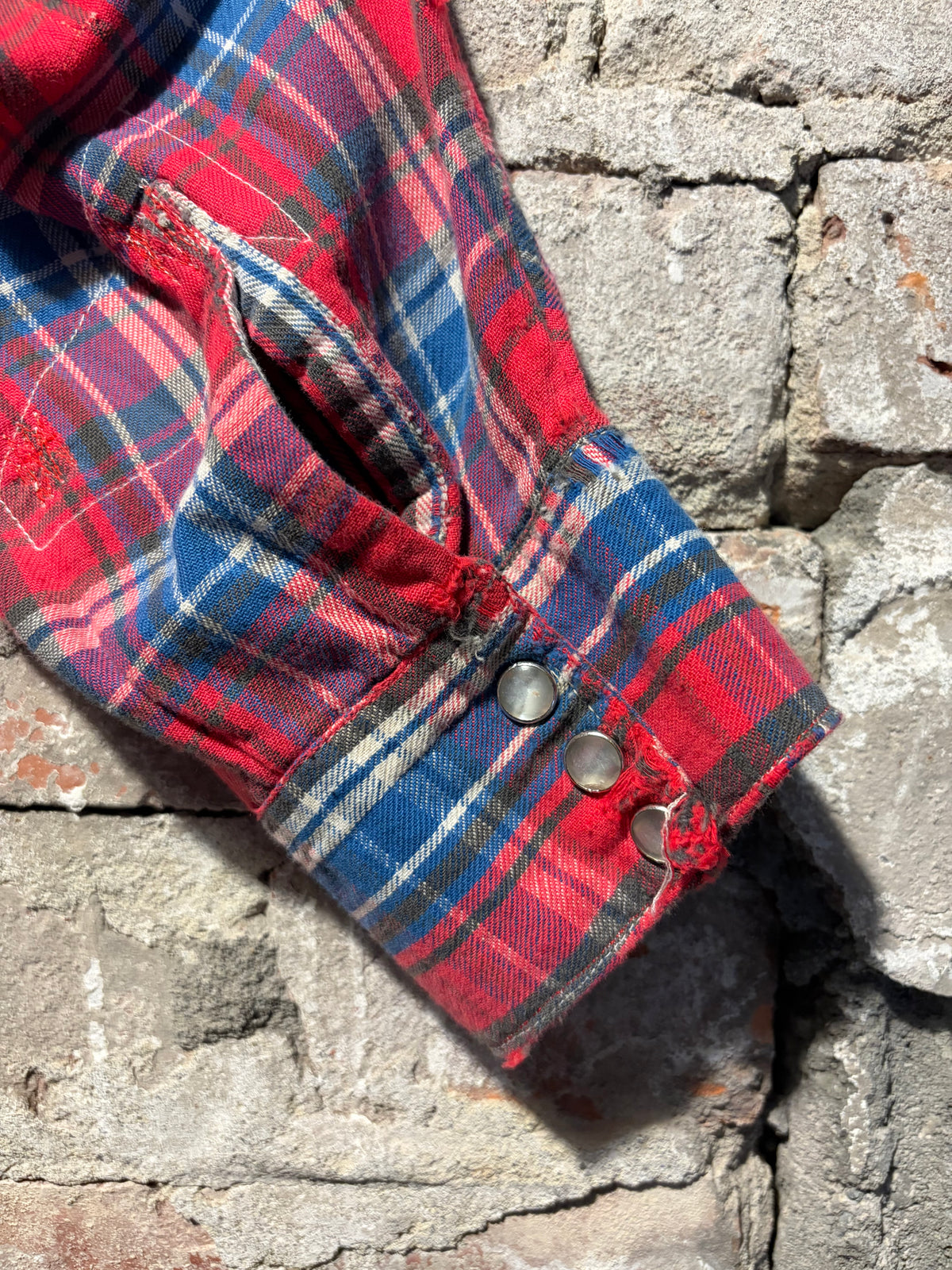 Cuff on 1970s RanchCraft Distressed Repaired Cotton Western Flannel SZ XL