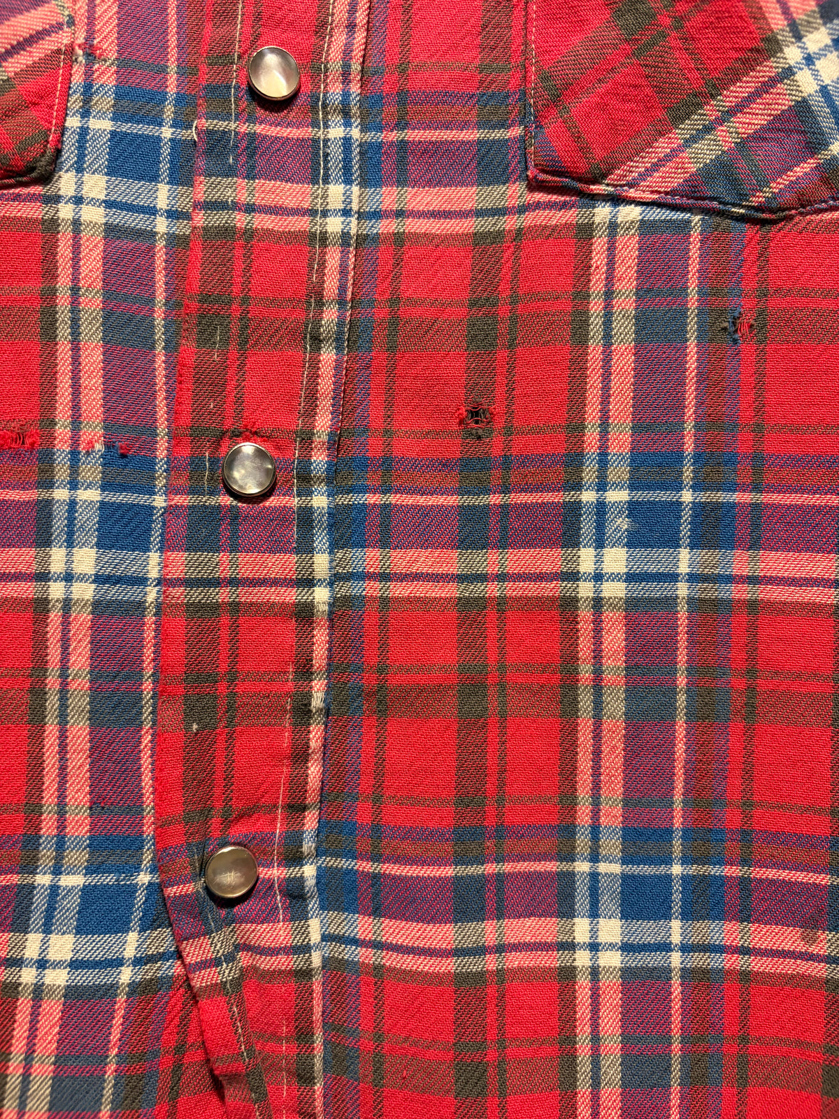 Hole on 1970s RanchCraft Distressed Repaired Cotton Western Flannel SZ XL