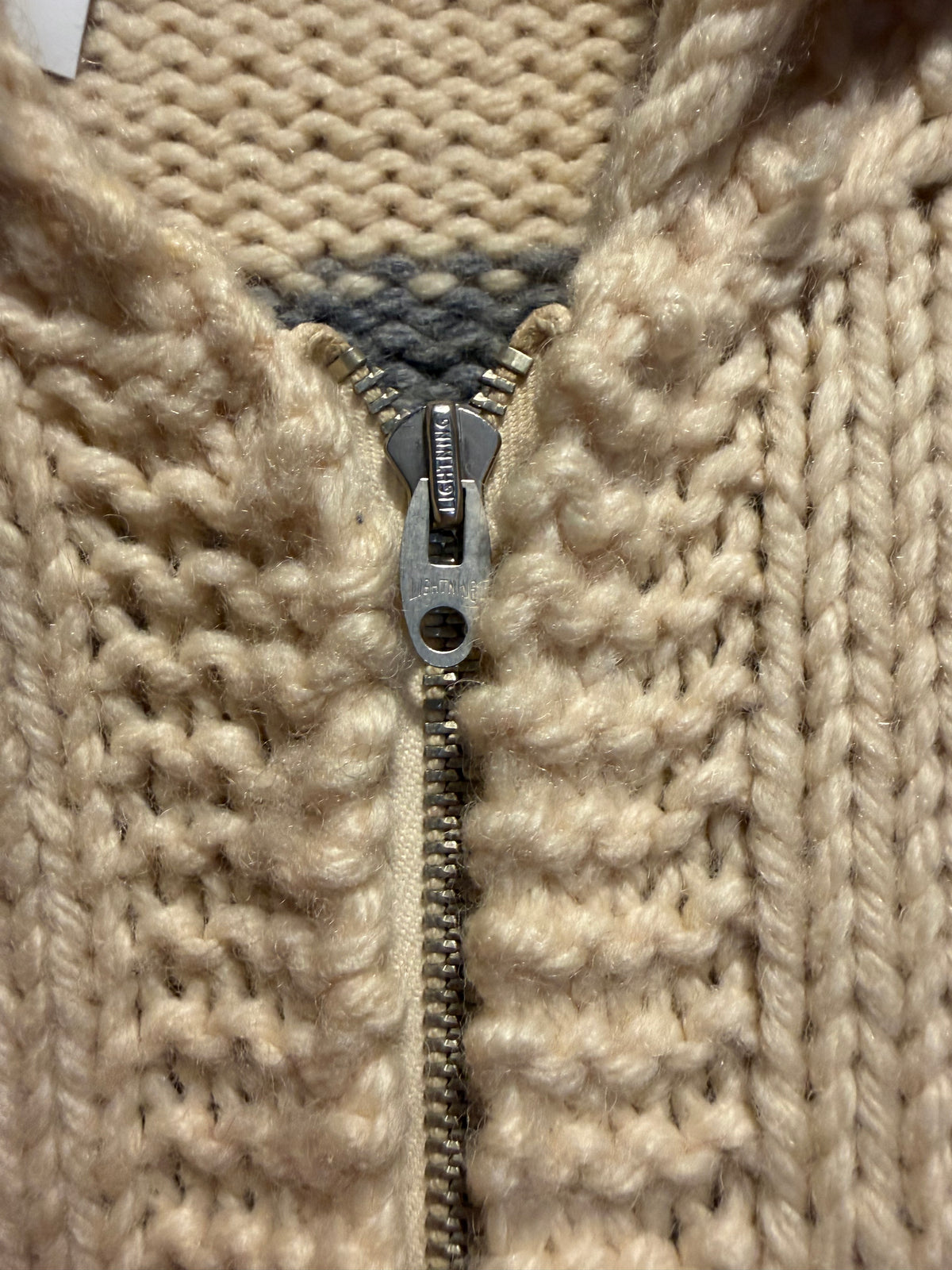 Zipper on Vintage 1950s Bowling Cowichan Sweater Sz M