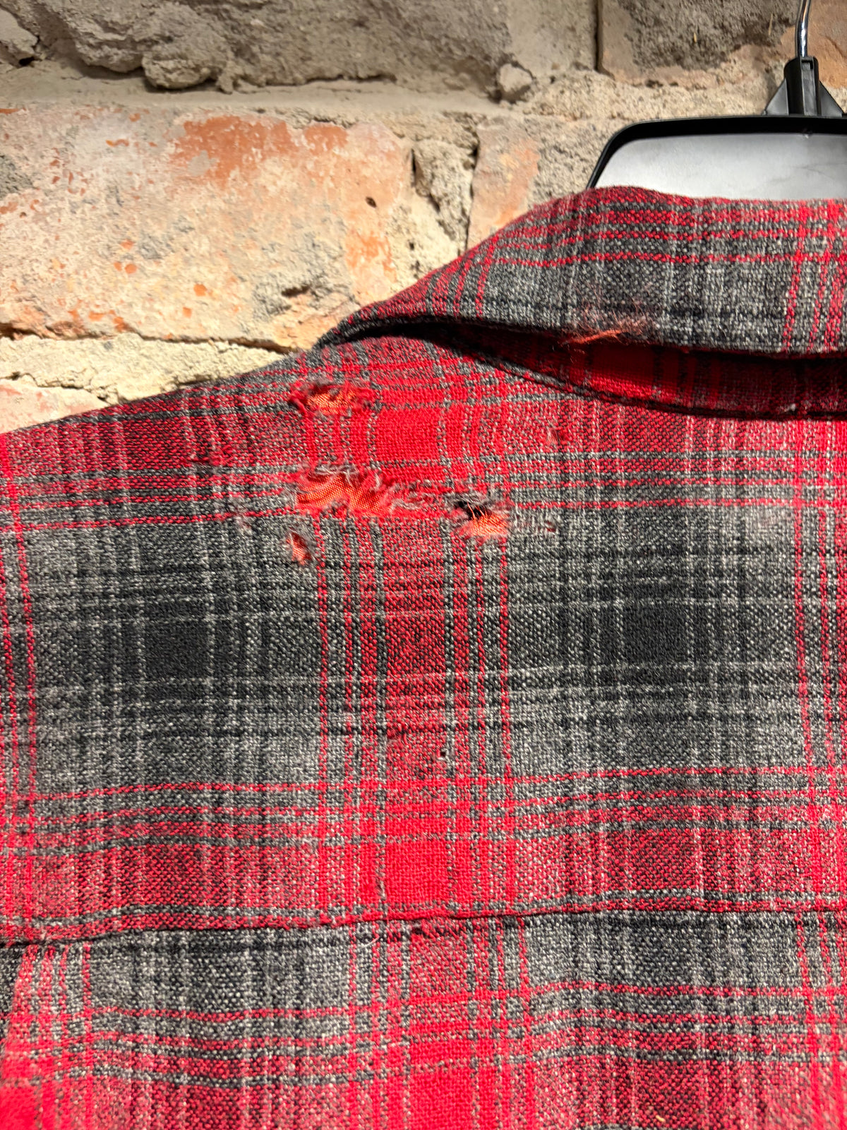Holes on Vintage Kingsmen Wool Loop Collar Flannel SZ L
