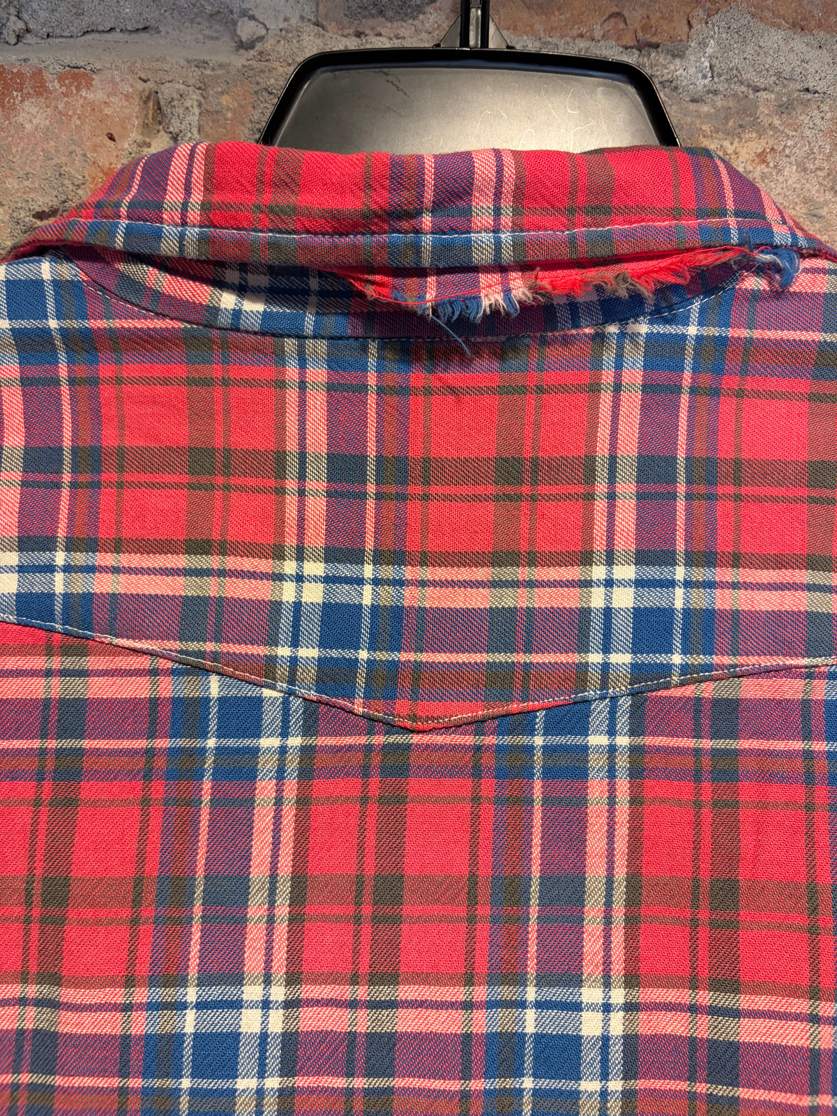 Fraying on 1970s RanchCraft Distressed Repaired Cotton Western Flannel SZ XL