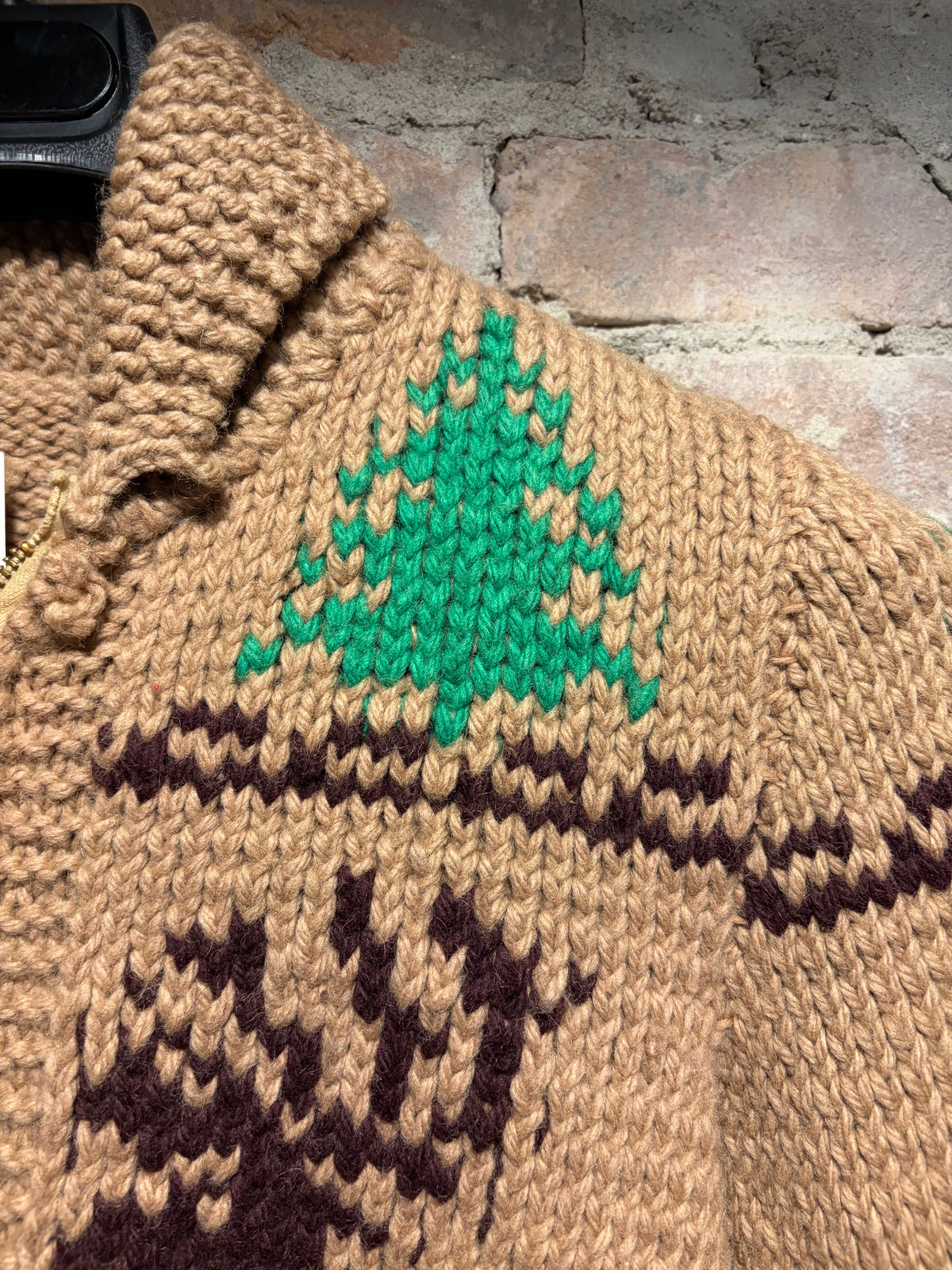 Design on Vintage Light Brown Deer Cowichan Style Sweater Sz S