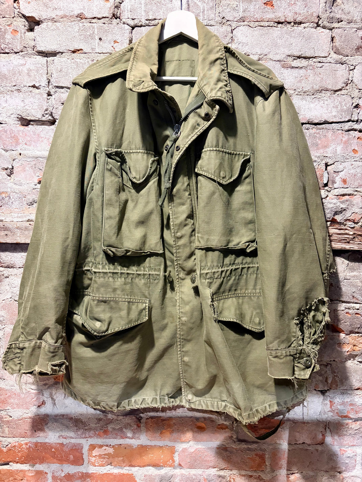 Front View of Vintage Distressed Military Cargo Jacket Sz M
