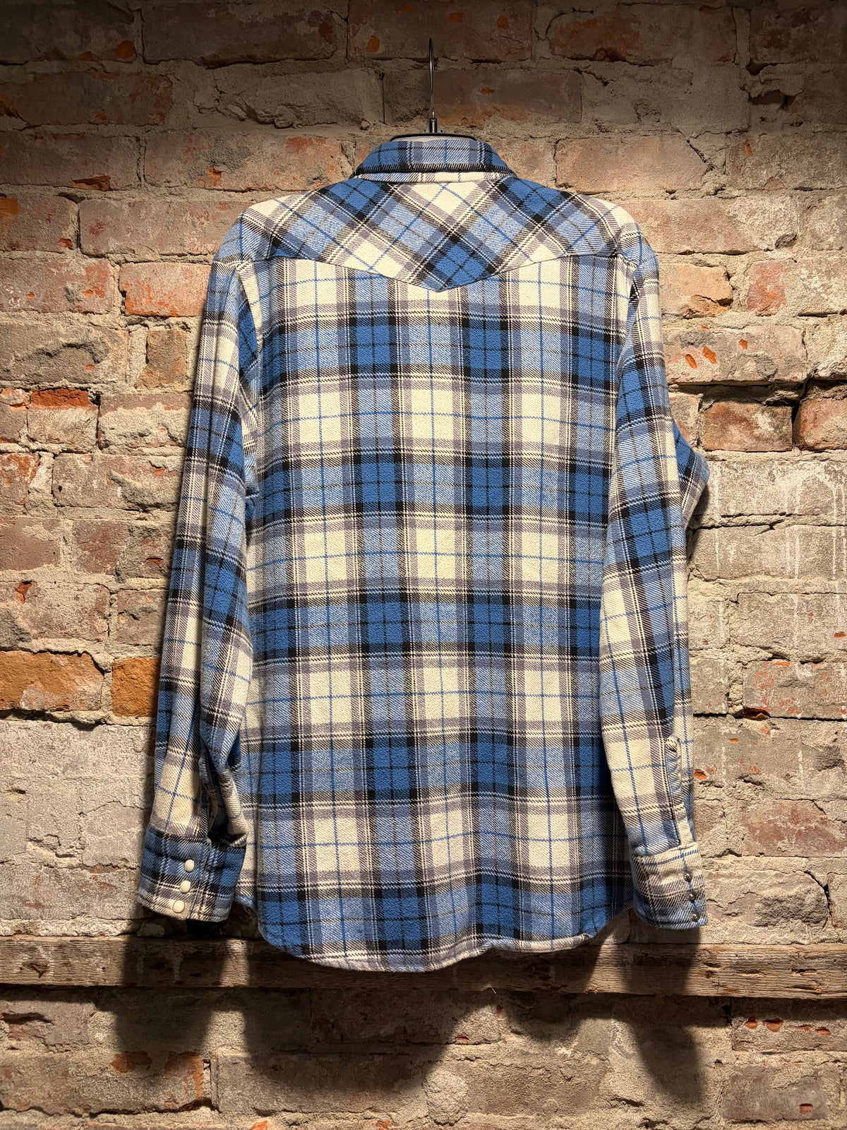 Back of Vintage Dakota Cotton Pearlsnap Flannel SZ XL