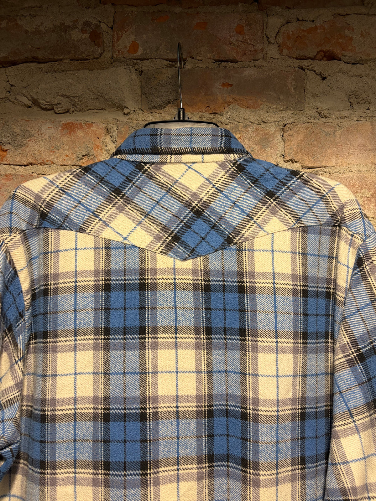 Back of Vintage Dakota Cotton Pearlsnap Flannel SZ XL