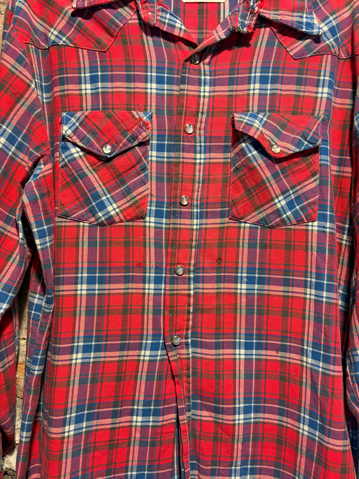 Buttons on 1970s RanchCraft Distressed Repaired Cotton Western Flannel SZ XL