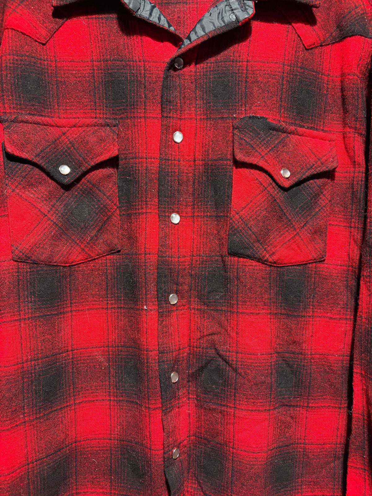 Button on Vintage Red Pendleton Western Flannel SZ L