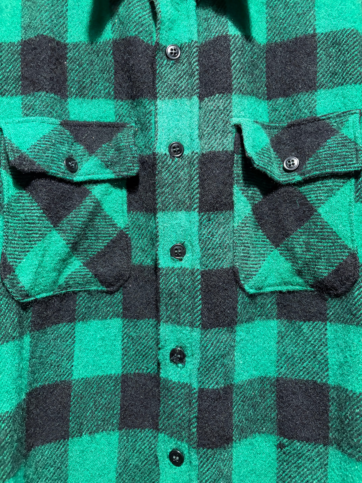 Buttons on Vintage Winter King Wool Flannel SZ M